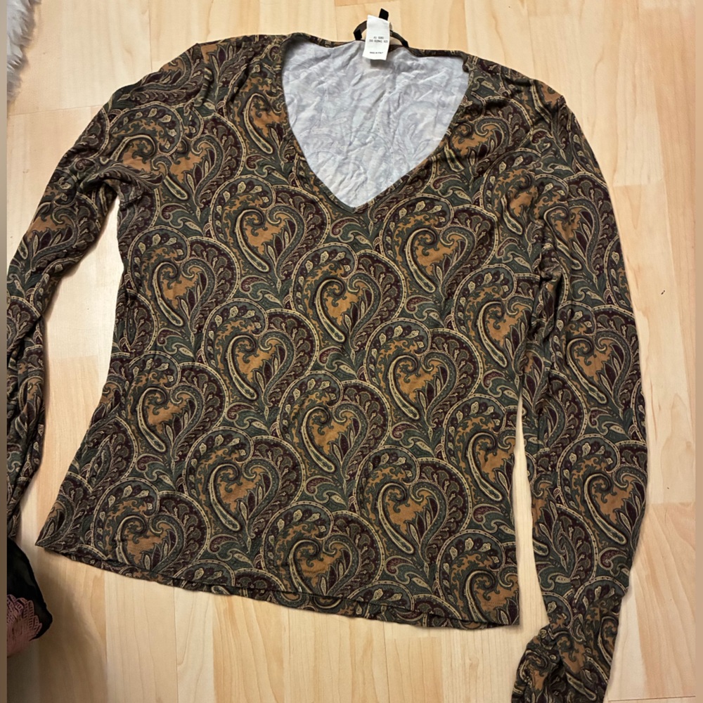 Les Copains Paisley Long-Sleeve V neck Slim Fit Top in Brown - Picture 11 of 12